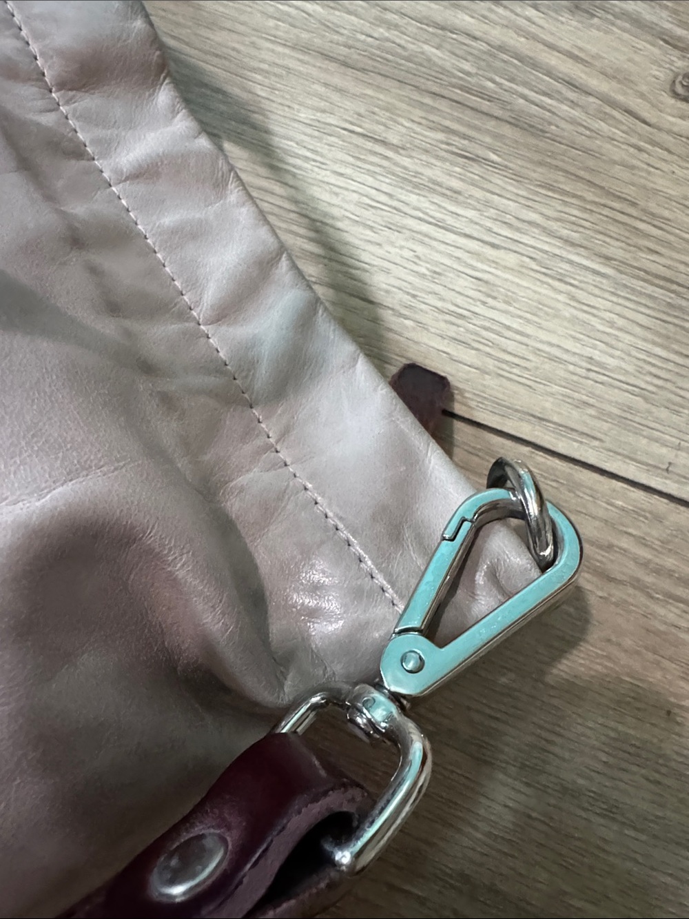M0851 Casual Leather Bag with Adjustable Burgundy Strap - Picture 10 of 16